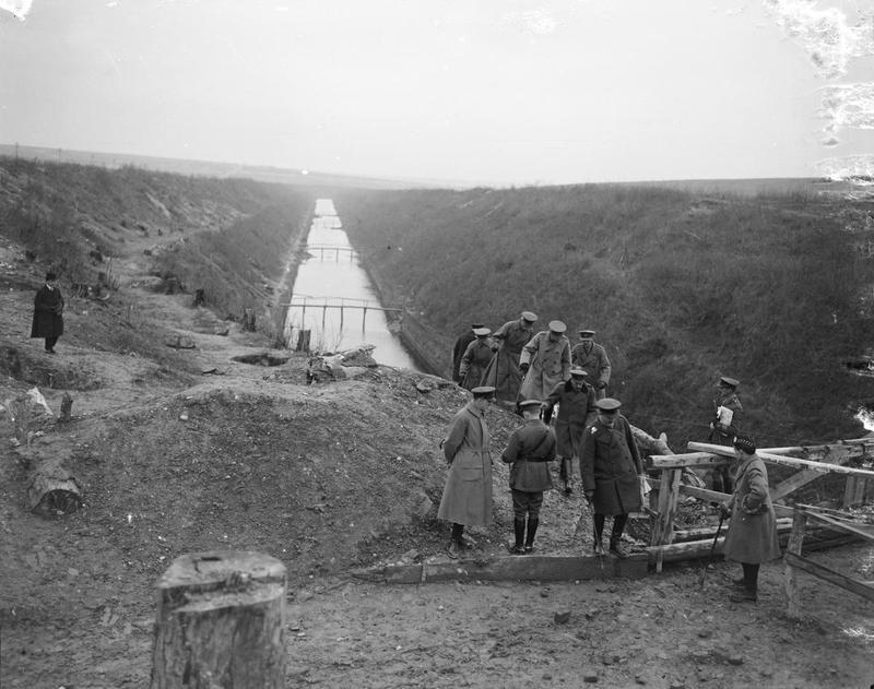 https://upload.wikimedia.org/wikipedia/commons/8/8f/Riqueval_Bridge_IWM_Q9353.jpg