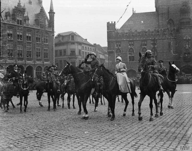 https://upload.wikimedia.org/wikipedia/commons/2/26/Liberation_of_Bruges_1918.jpg