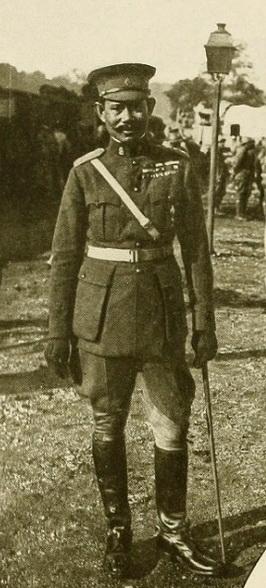 https://upload.wikimedia.org/wikipedia/commons/1/19/%281919%29_pic40_-_The_Commander_of_the_Siamese_Troops_in_Europe.jpg